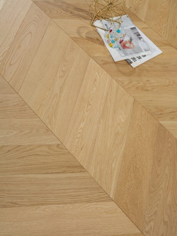 15mm european oak chevron Flooring natural oak