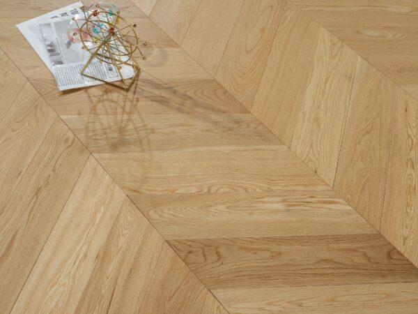 15mm european oak chevron Flooring natural oak