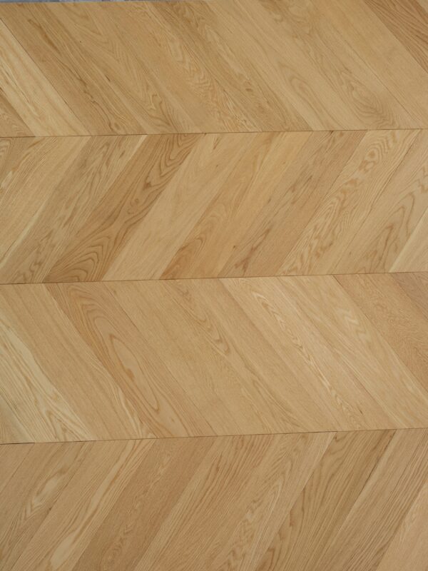 15mm european oak chevron Flooring natural oak